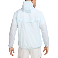 Nike CHAQUETA RUNNING HOMBRE DRI-FIT UV STRIDE AZUL vista trasera