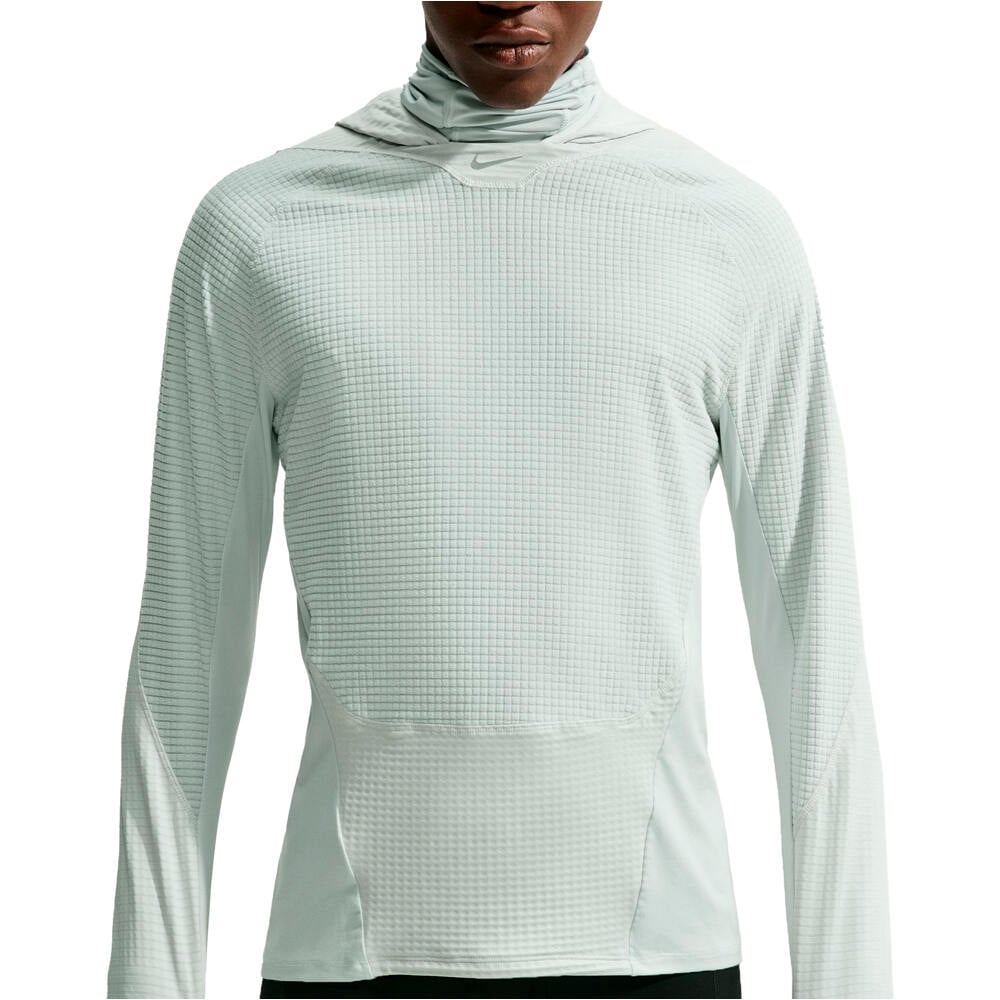 Nike CHAQUETA RUNNING HOMBRE M NK TF STRIDE WNT MIDLAYER GRIS vista detalle