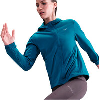 Nike CHAQUETA RUNNING MUJER DRI-FIT SWIFT AZUL 04