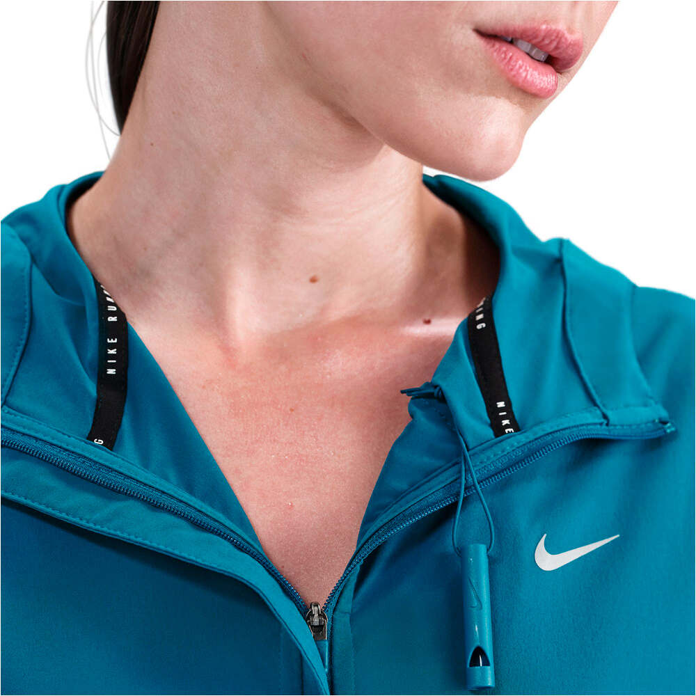 Nike CHAQUETA RUNNING MUJER DRI-FIT SWIFT AZUL 05