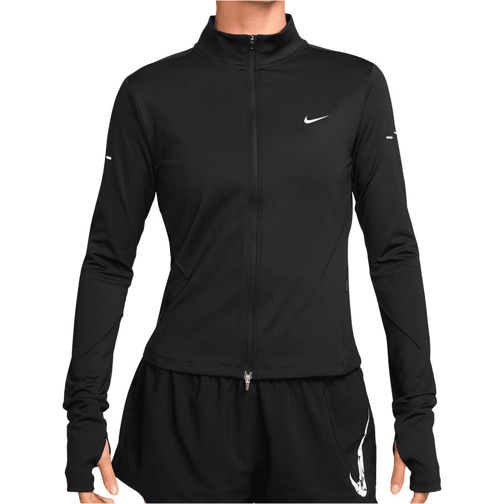 Nike CHAQUETA RUNNING MUJER DRI-FIT SWIFT NEGRO vista frontal
