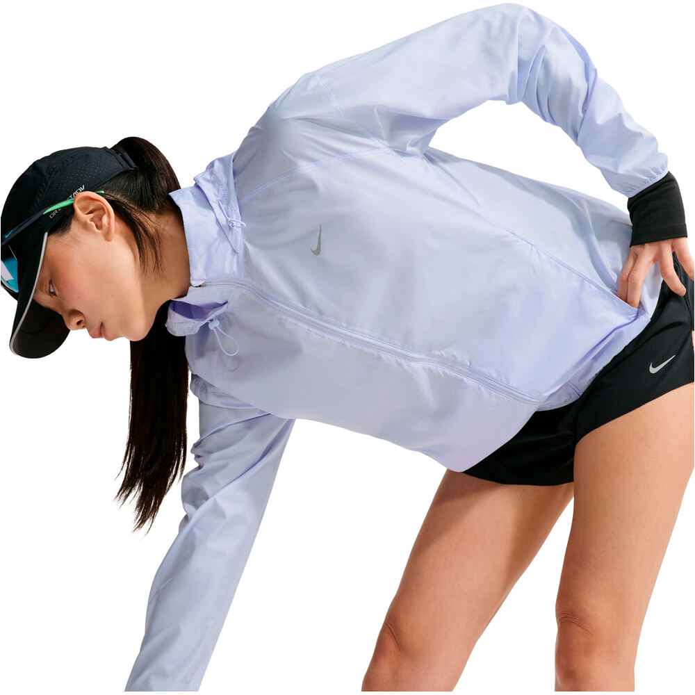 Nike CHAQUETA RUNNING MUJER W NK TEMPO REPEL JKT MORADO 04