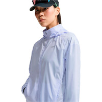Nike CHAQUETA RUNNING MUJER W NK TEMPO REPEL JKT MORADO vista detalle