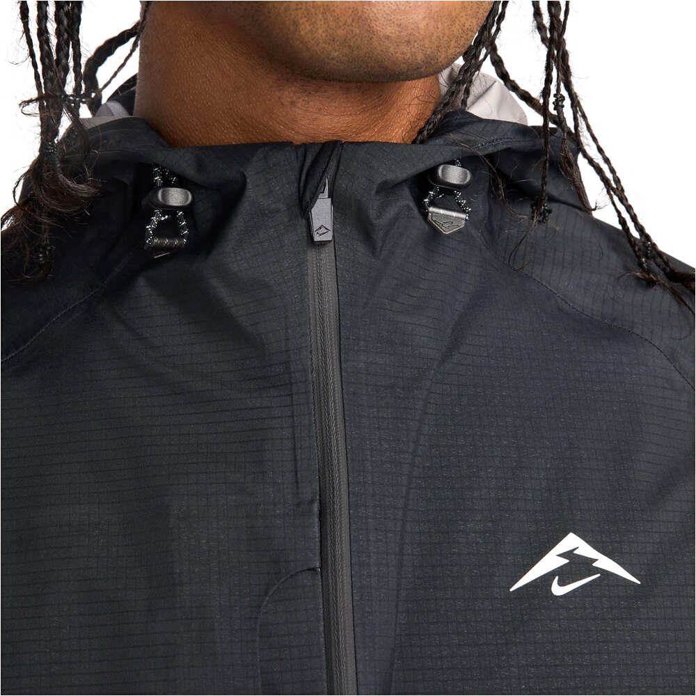 Nike CHAQUETA TRAIL RUNNING HOMBRE COSMIC PEAKS STORM-FIT ADV NEGRO 04