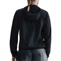 Nike CHAQUETA TRAIL RUNNING MUJER TRAIL REPEL NEGRO vista trasera