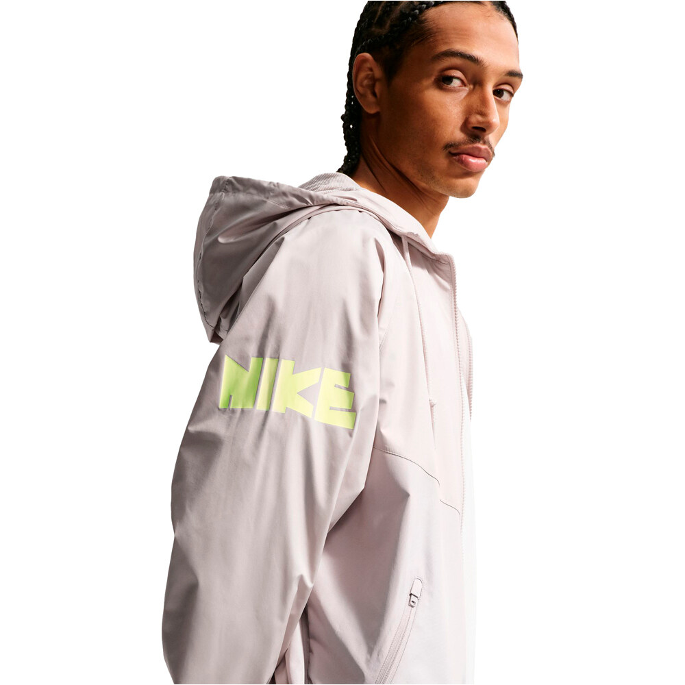 Nike chaquetas hombre WINDRUNNER GFX GRIS 04