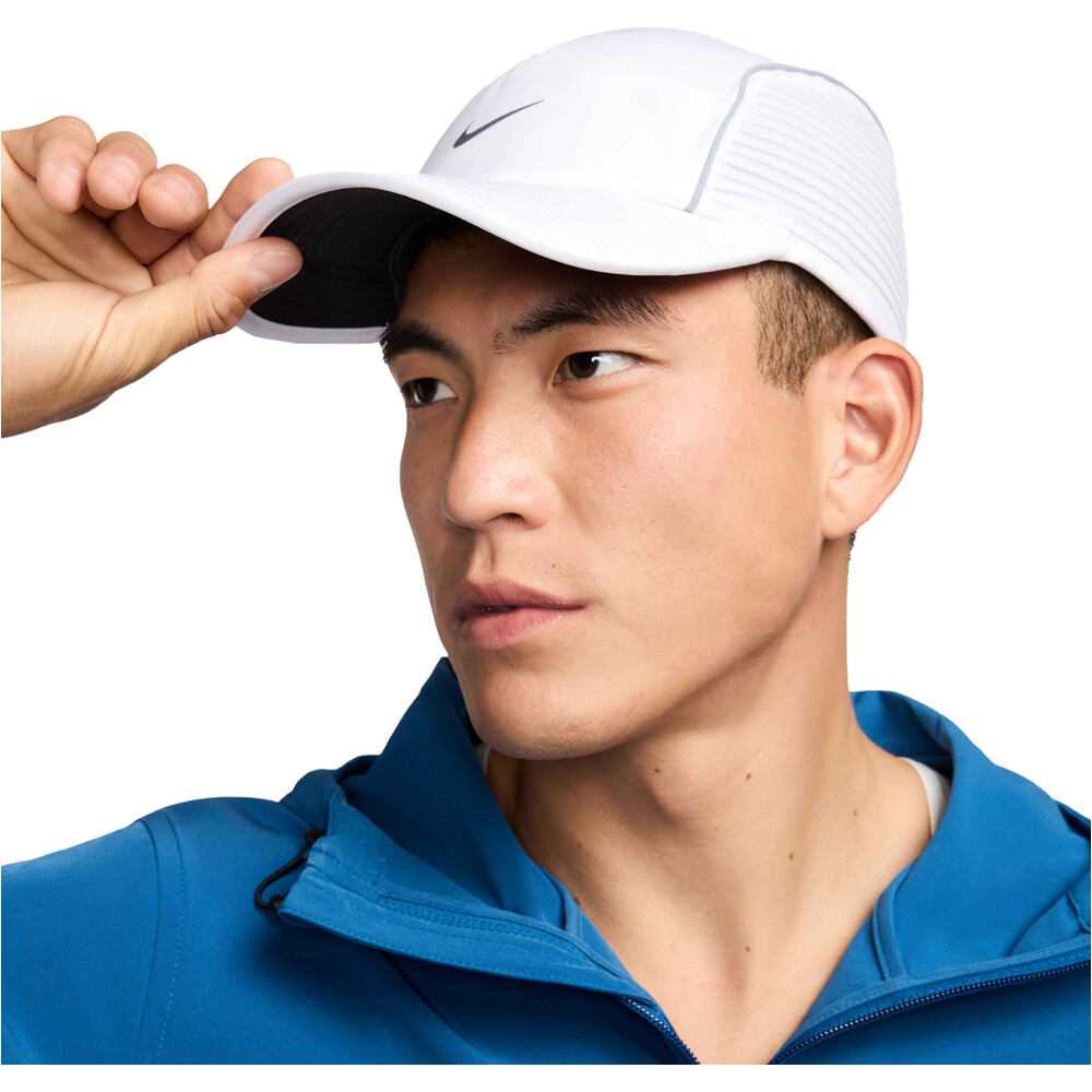 Nike gorra running DRI-FIT ADV FLY BLANCO 02