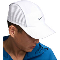 Nike gorra running DRI-FIT ADV FLY BLANCO 03