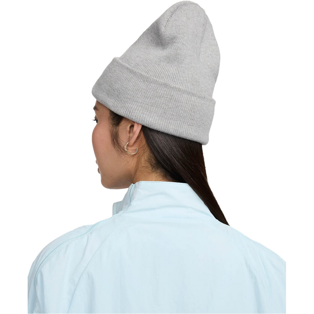Nike gorro esquí hombre PEAK FUTURA GRIS vista trasera