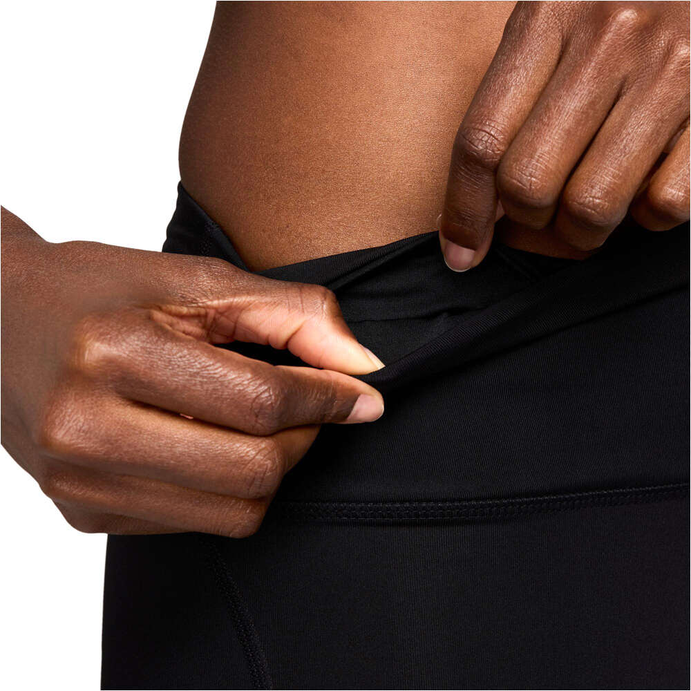 Nike malla larga running mujer DRI-FIT FAST NEGRO 04