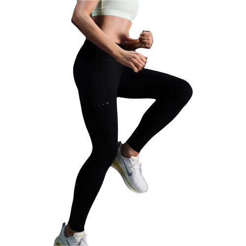 NIKE DRI-FIT SWIFT negro