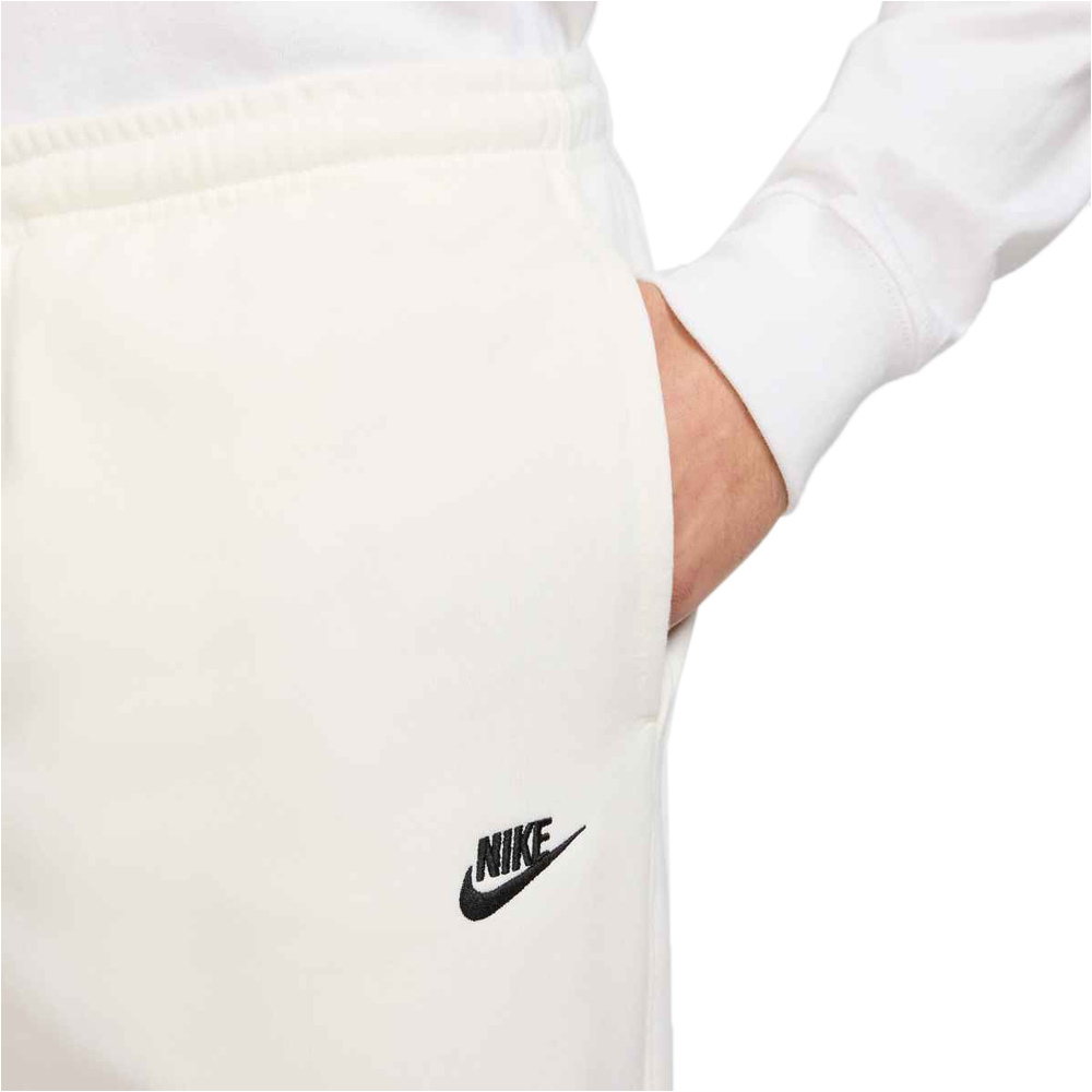 Nike pantalón hombre CLUB MARRON vista detalle