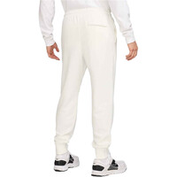 Nike pantalón hombre CLUB MARRON vista trasera