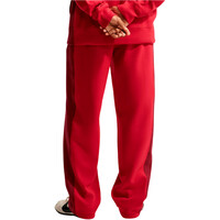 Nike pantalón hombre M NK CLUB VARSITY OH PANT ROJO vista trasera