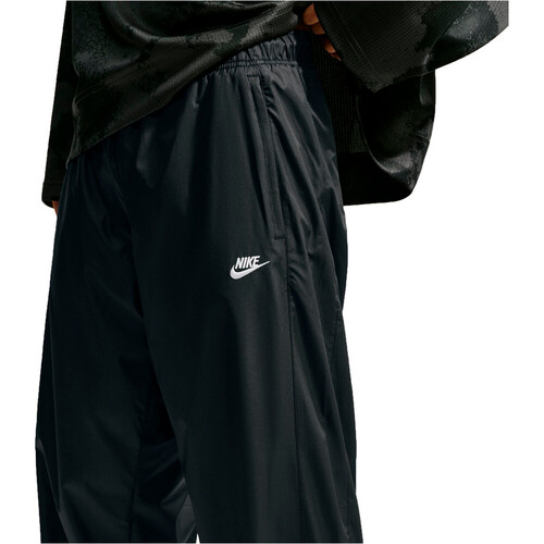 NIKE WINDRUNNER negro