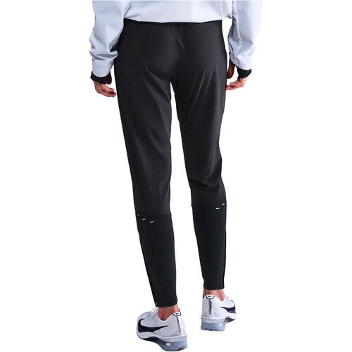 NIKE DRI-FIT SWIFT negro