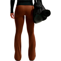Nike pantalón mujer W NK ONE DF HR TGHT FLRE USEAM MARRON vista trasera