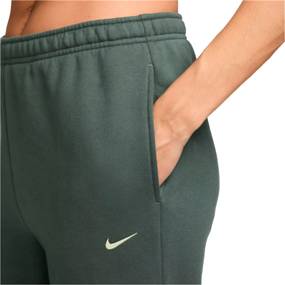 Nike pantalón mujer W NK STDO FLC MW MR STD OH PNT VERDE vista detalle