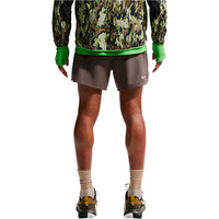 Nike pantalón running hombre DRI-FIT ACG MARRON vista trasera