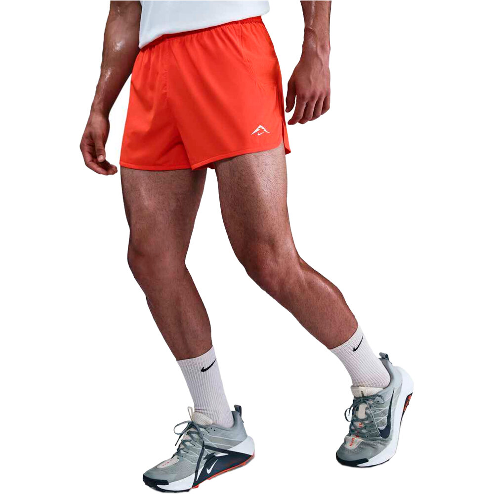 Nike pantalón running hombre DRI-FIT ADV TRAILWIND ROJO vista frontal