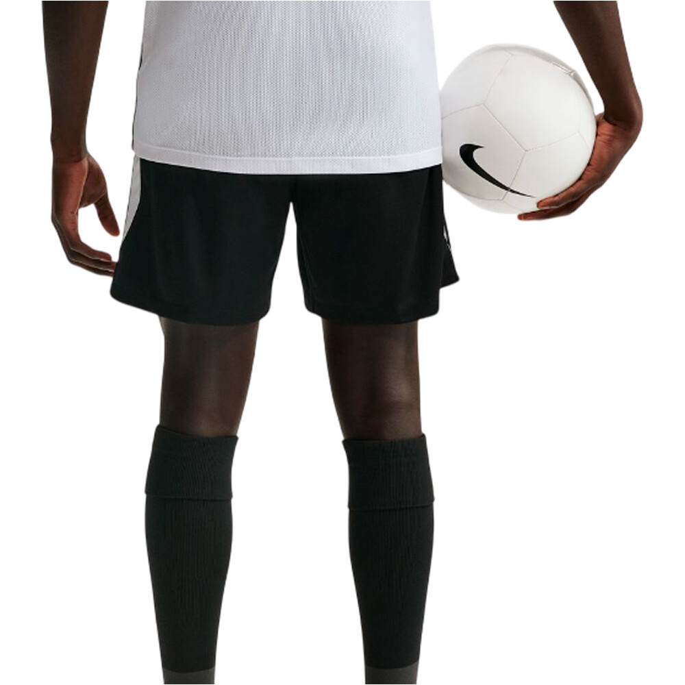 Nike pantalones cortos futbol DRI-FIT STRIKE NEGRO vista trasera