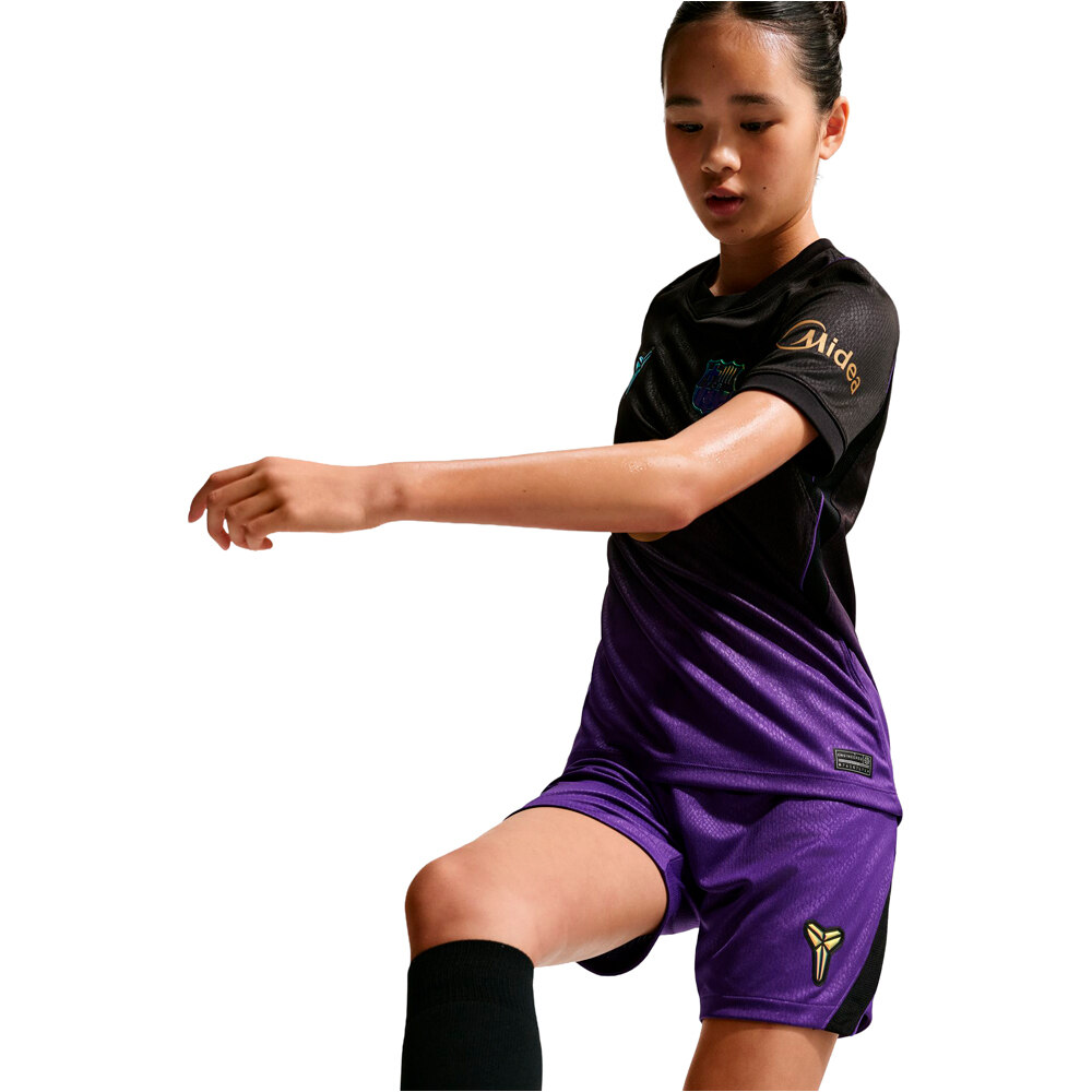 Nike pantalones fútbol oficiales niño BARCELONA 26/27 SEGUNDA EQUIPACION KOBE MORADO 04
