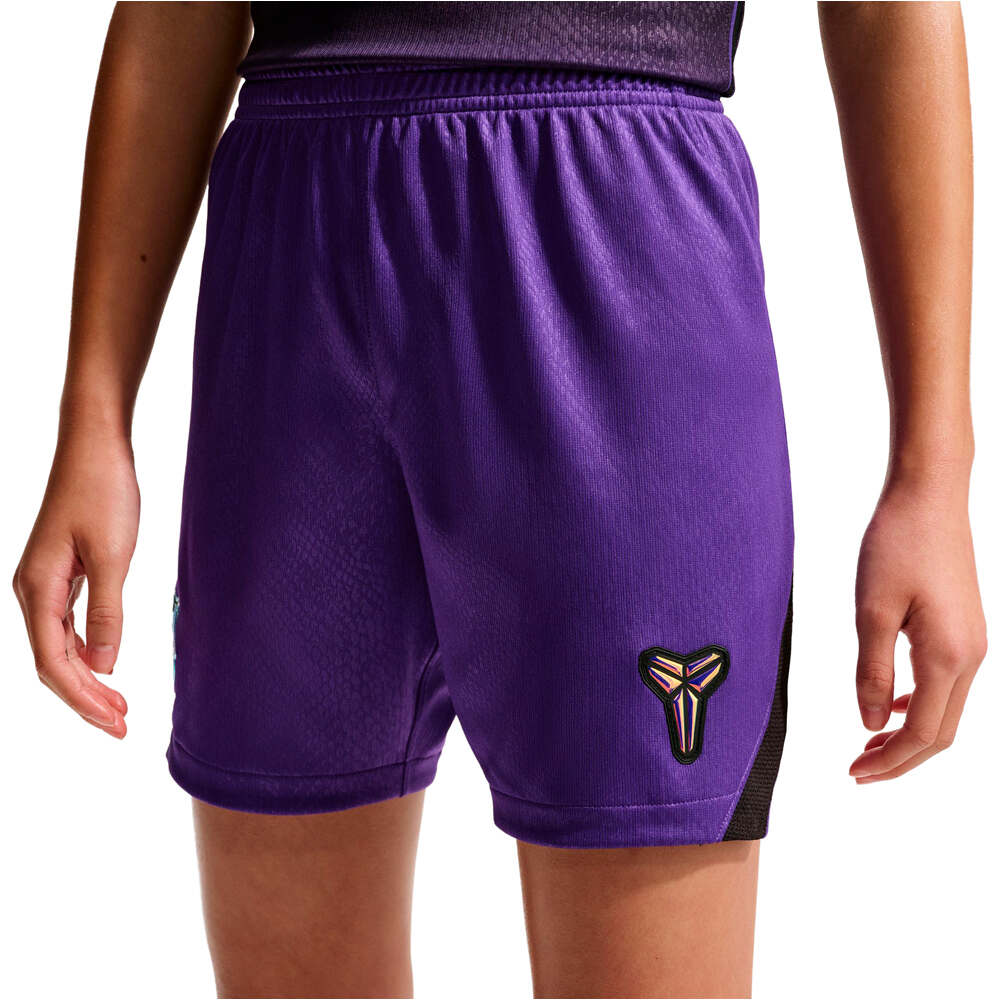 Nike pantalones fútbol oficiales niño BARCELONA 26/27 SEGUNDA EQUIPACION KOBE MORADO vista detalle