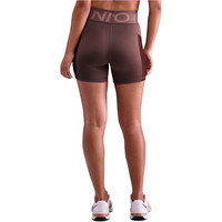 Nike pantalones y mallas cortas fitness mujer DRI-FIT PRO SCULPT MARRON vista trasera