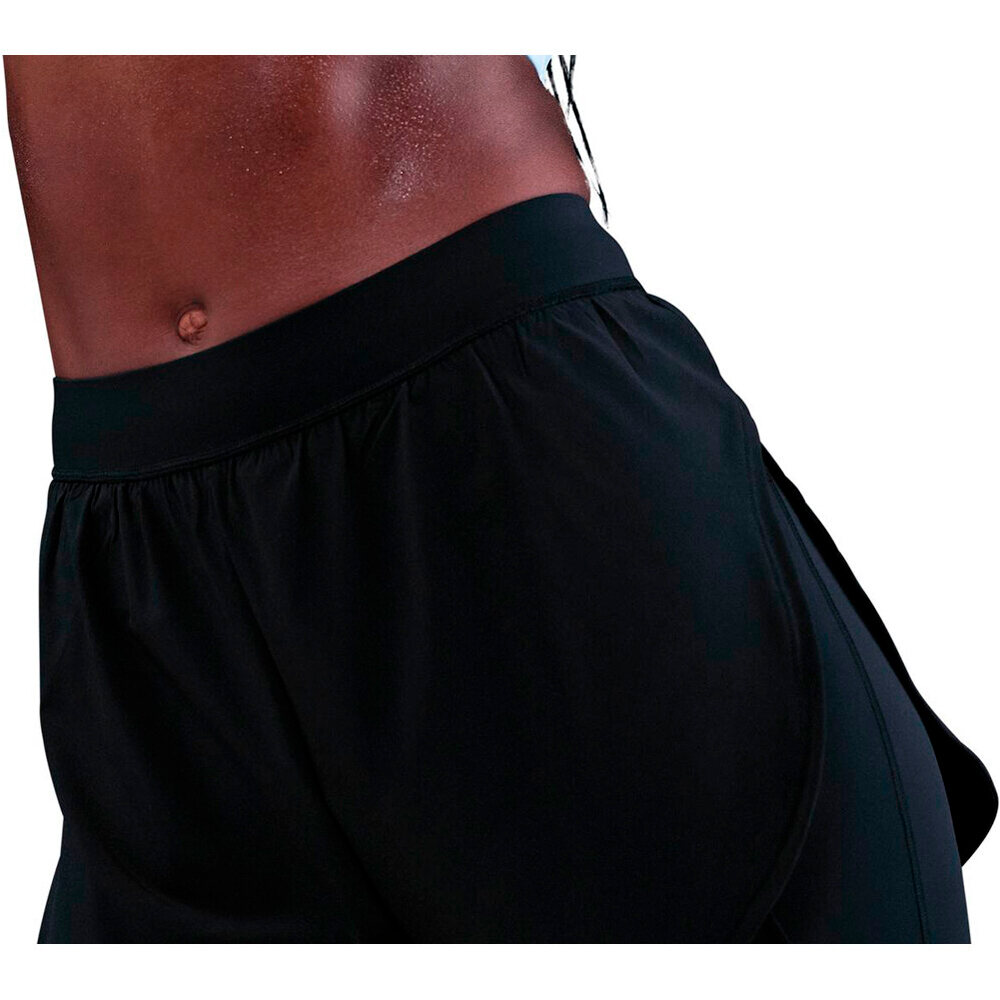 Nike pantalones y mallas cortas fitness mujer DRI-FIT UNIVIVERSA 2IN1 NEGRO vista detalle