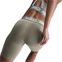 Nike pantalones y mallas cortas fitness mujer PRO 365 VERDE 03