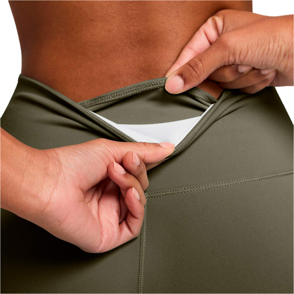 Nike pantalones y mallas largas fitness mujer DRI-FIT ONE VERDE vista detalle