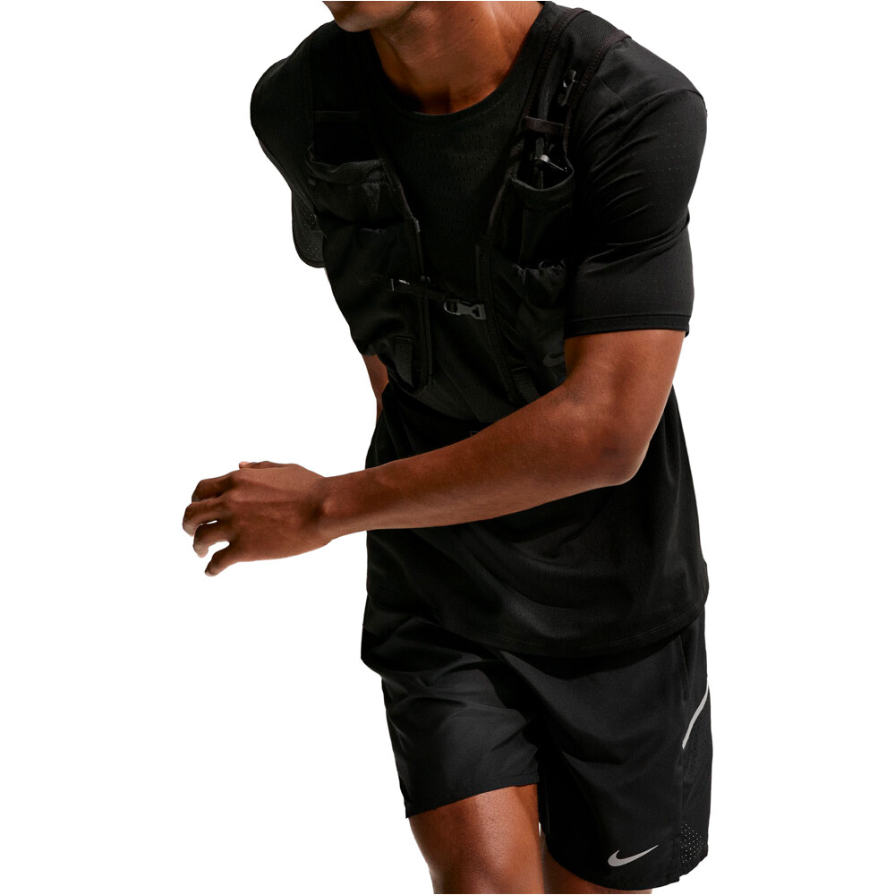 Nike pantaloneta técnica hombre DRI-FIT MILER 2IN1 NEGRO 04