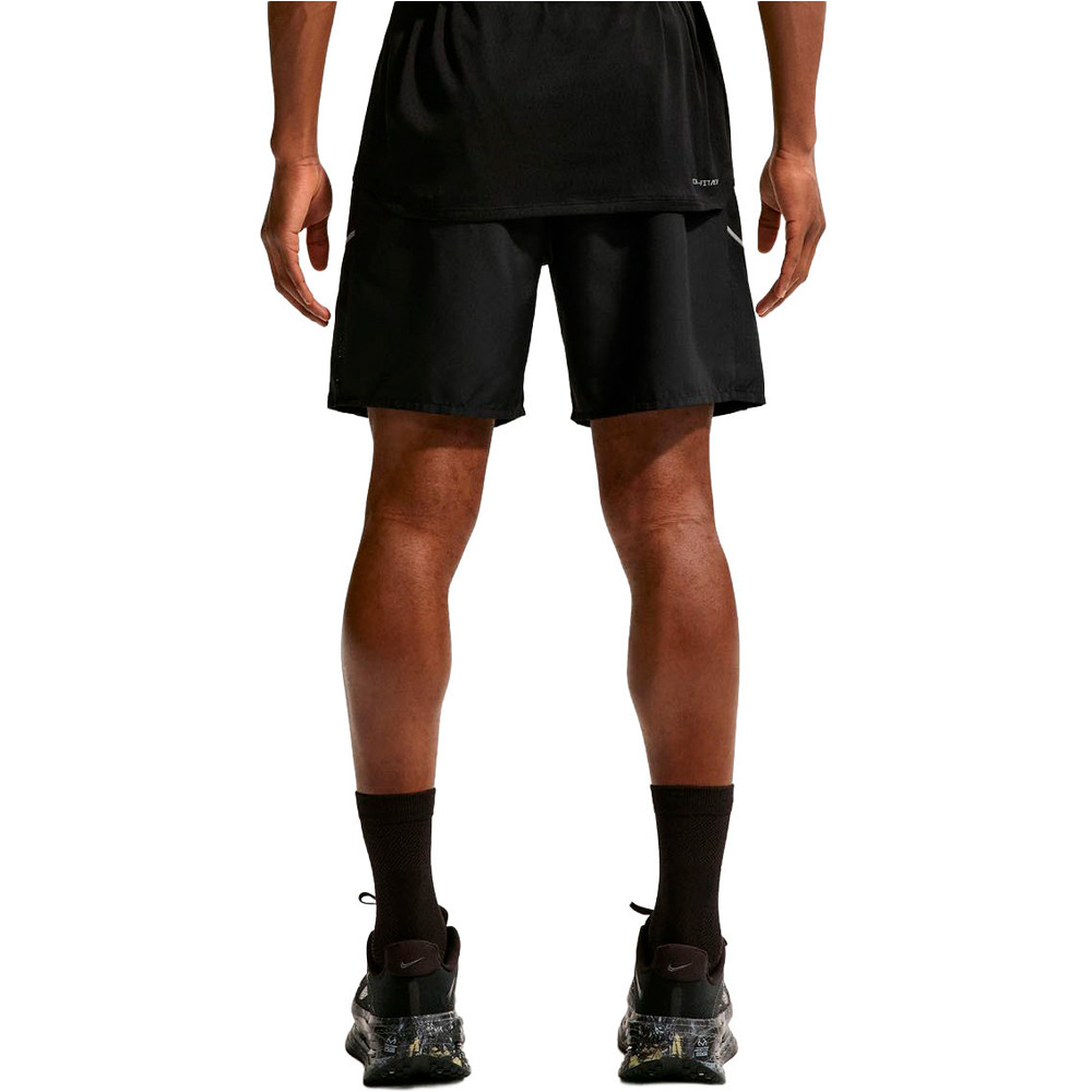 Nike pantaloneta técnica hombre DRI-FIT MILER 2IN1 NEGRO vista trasera