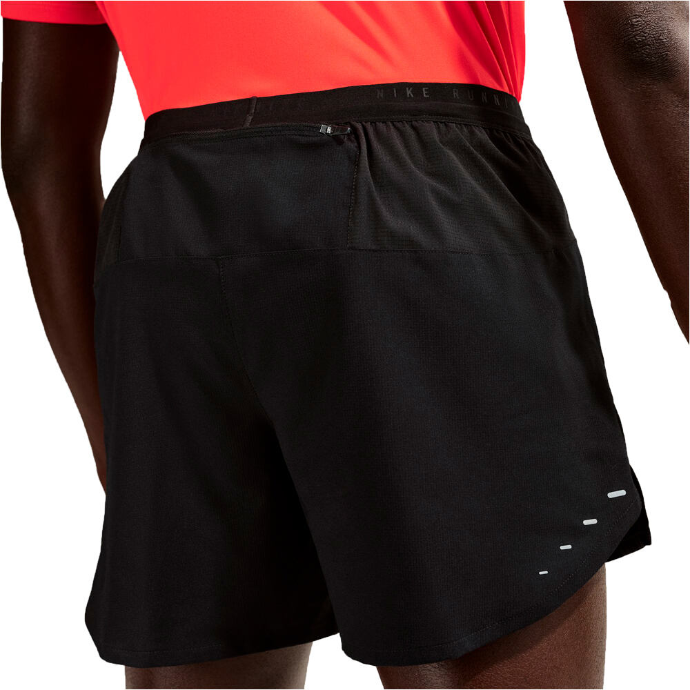 Nike pantaloneta técnica hombre DRI-FIT STRIDE NEGRO vista trasera