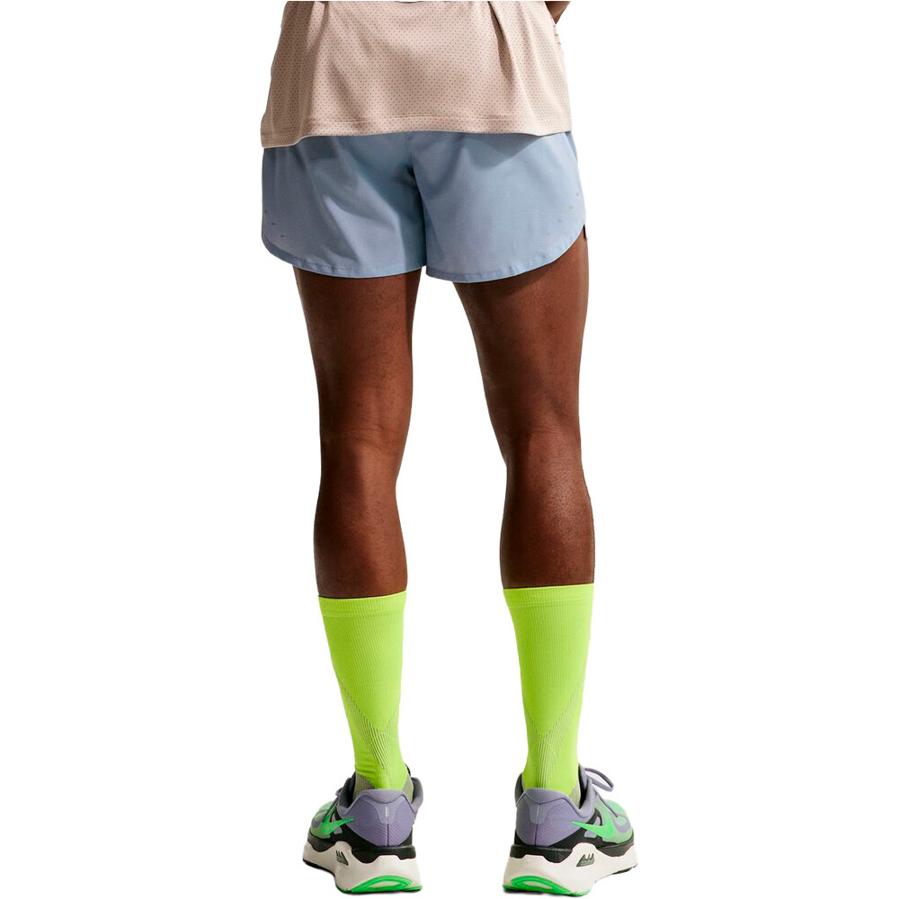 Nike pantaloneta técnica hombre DRI-FIT STRIDE PLUS MORADO vista trasera
