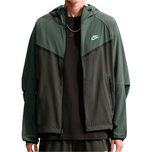 NIKE DRI-FIT TECH