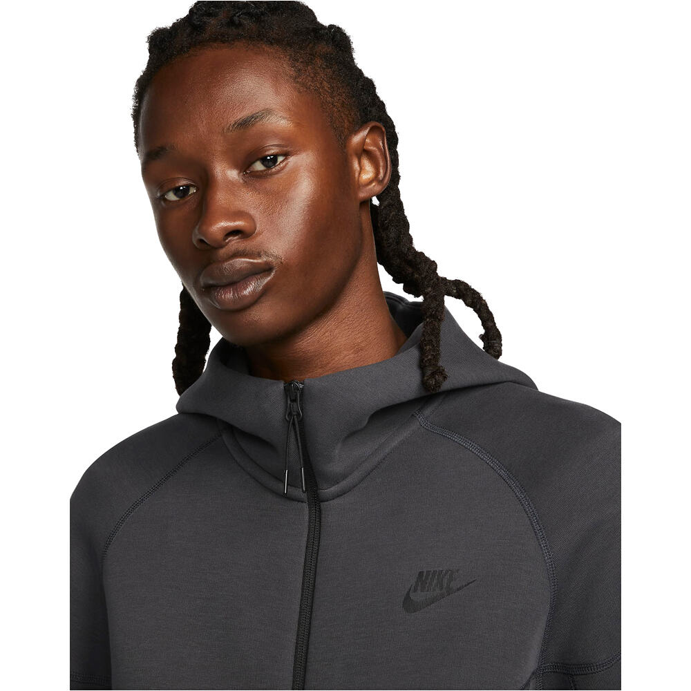 Nike sudadera hombre SPORTSWEAR TECH FLEECE WINDRUNNER GRIS vista detalle