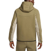 Nike sudadera hombre WINDRUNNER TECH VERDE vista trasera