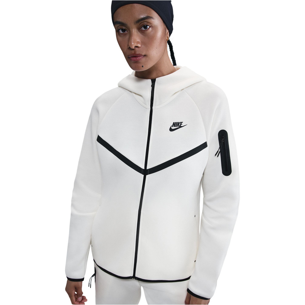 Nike sudadera mujer SPORTSWEAR TECH MARRON vista detalle