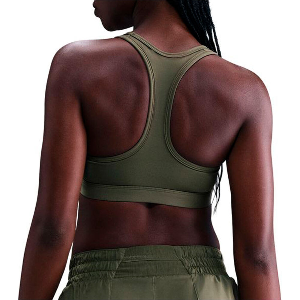 Nike sujetadores deportivos SWOOSH MEDIUM SUPPORT VERDE vista trasera