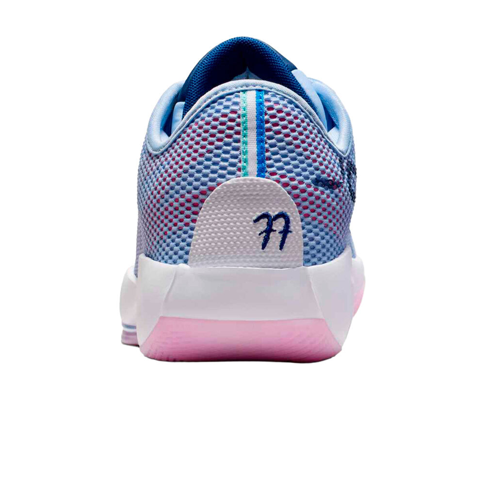 Nike zapatilla baloncesto JORDAN LUKA 77 AZUL vista trasera