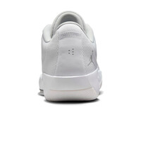 Nike zapatilla baloncesto JORDAN LUKA 77 BLANCO vista trasera