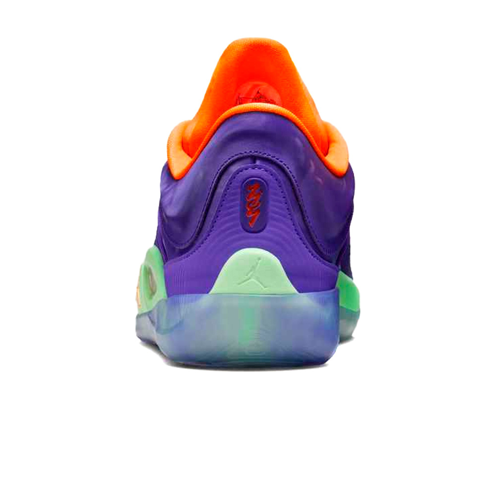 Nike zapatilla baloncesto ZION 4 MORADO vista trasera