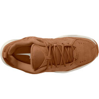 Nike zapatilla cross training hombre AIR MONARCH IV SE MARRON vista trasera