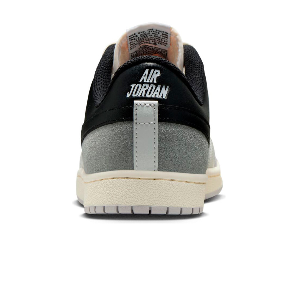 Nike zapatilla moda hombre AIR JORDAN SKYLINE LOW NEGRO vista trasera