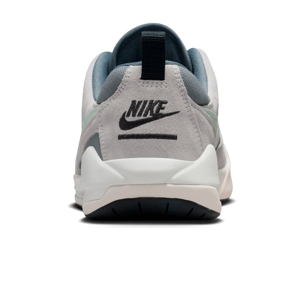 Nike zapatilla moda hombre JORDAN CMFT ERA GRIS vista trasera