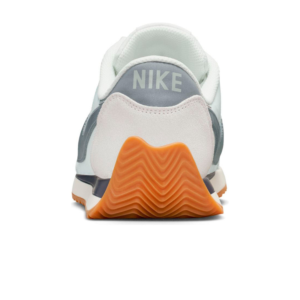 Nike zapatilla moda mujer PACIFIC MARRON vista trasera