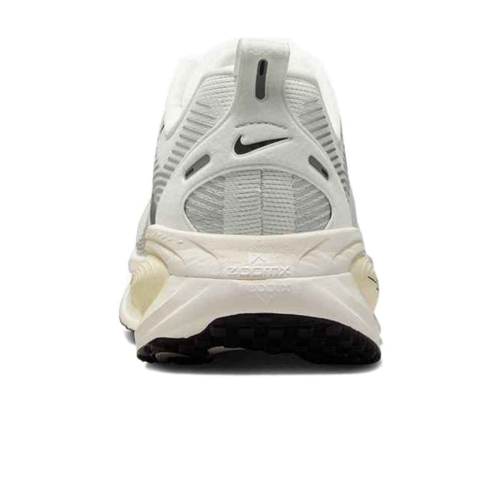 Nike zapatilla running hombre VOMERO 18 BLANCO vista trasera