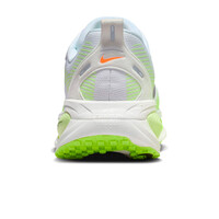Nike zapatilla running hombre VOMERO 18 BLANCO vista trasera