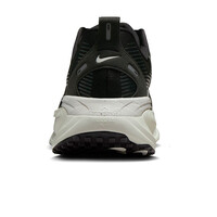 Nike zapatilla running hombre VOMERO 18 NEGRO vista trasera